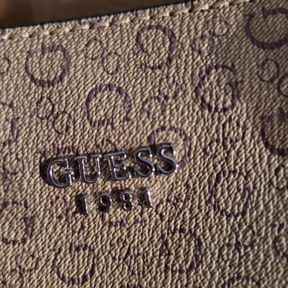 Guess 1981 purse tote. NWOT. Beige. - Picture 13 of 14